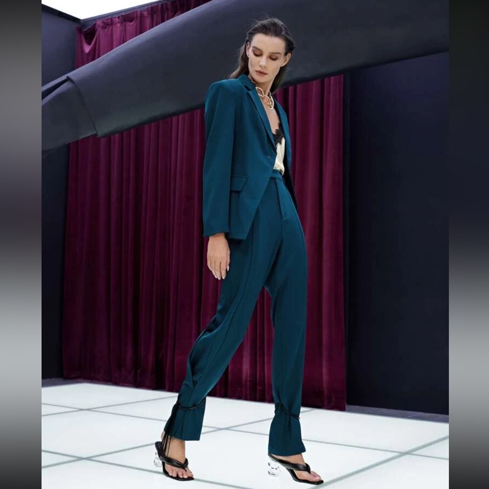 Women’s Suit